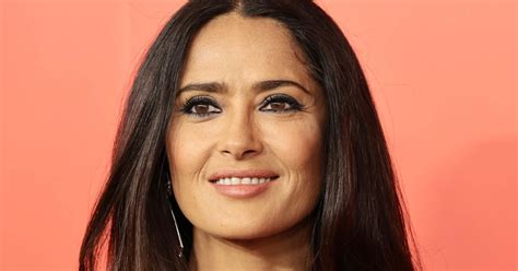 selma hayek nip slip|Salma Hayek Accidentally Flashes Chest in Wardrobe。